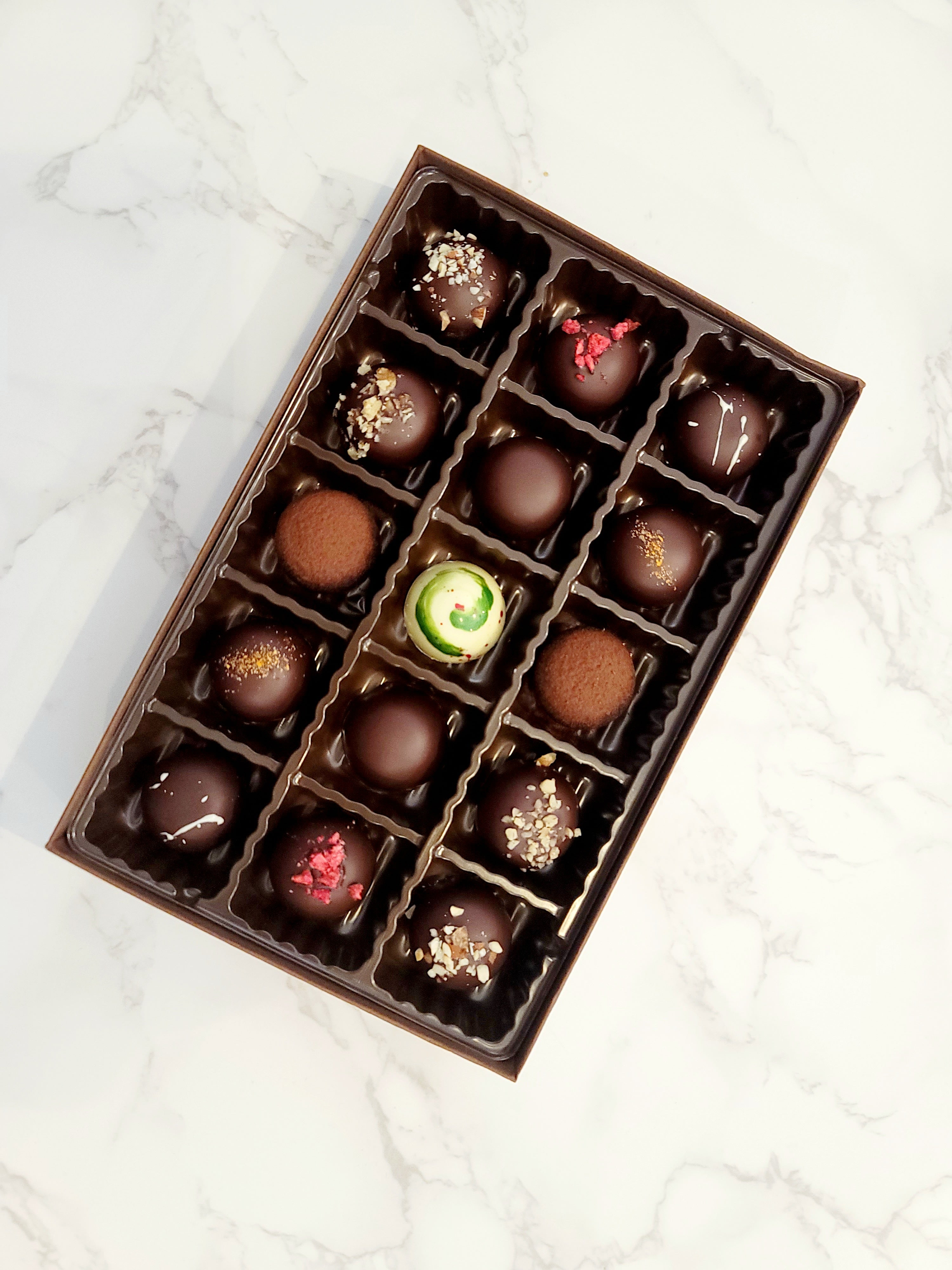 15 Piece Boozy Truffle – The Naked Truffle